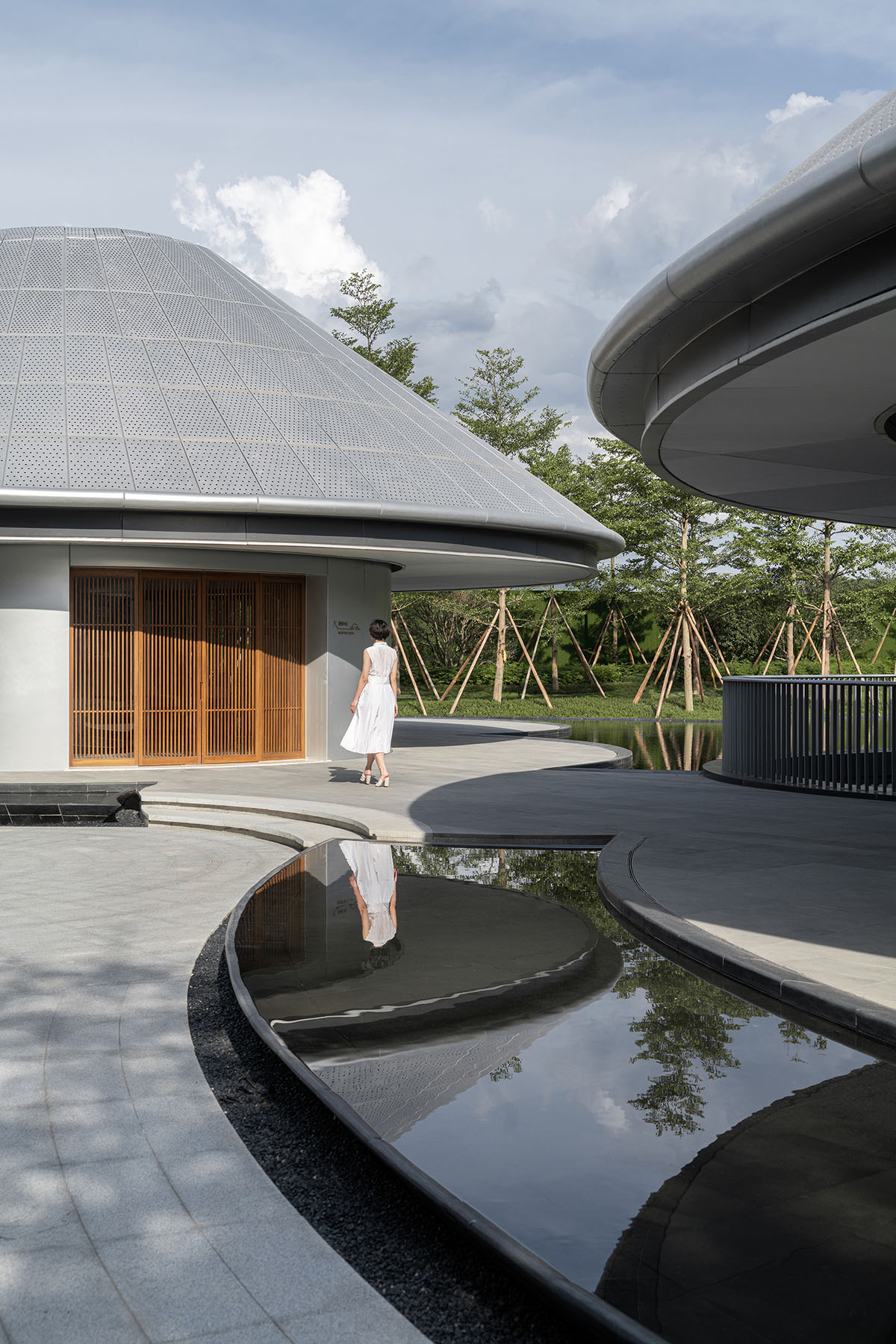 Wutopia Lab creates exhibition center referencing to Taoist and Taiji circles in Guangdong, China
