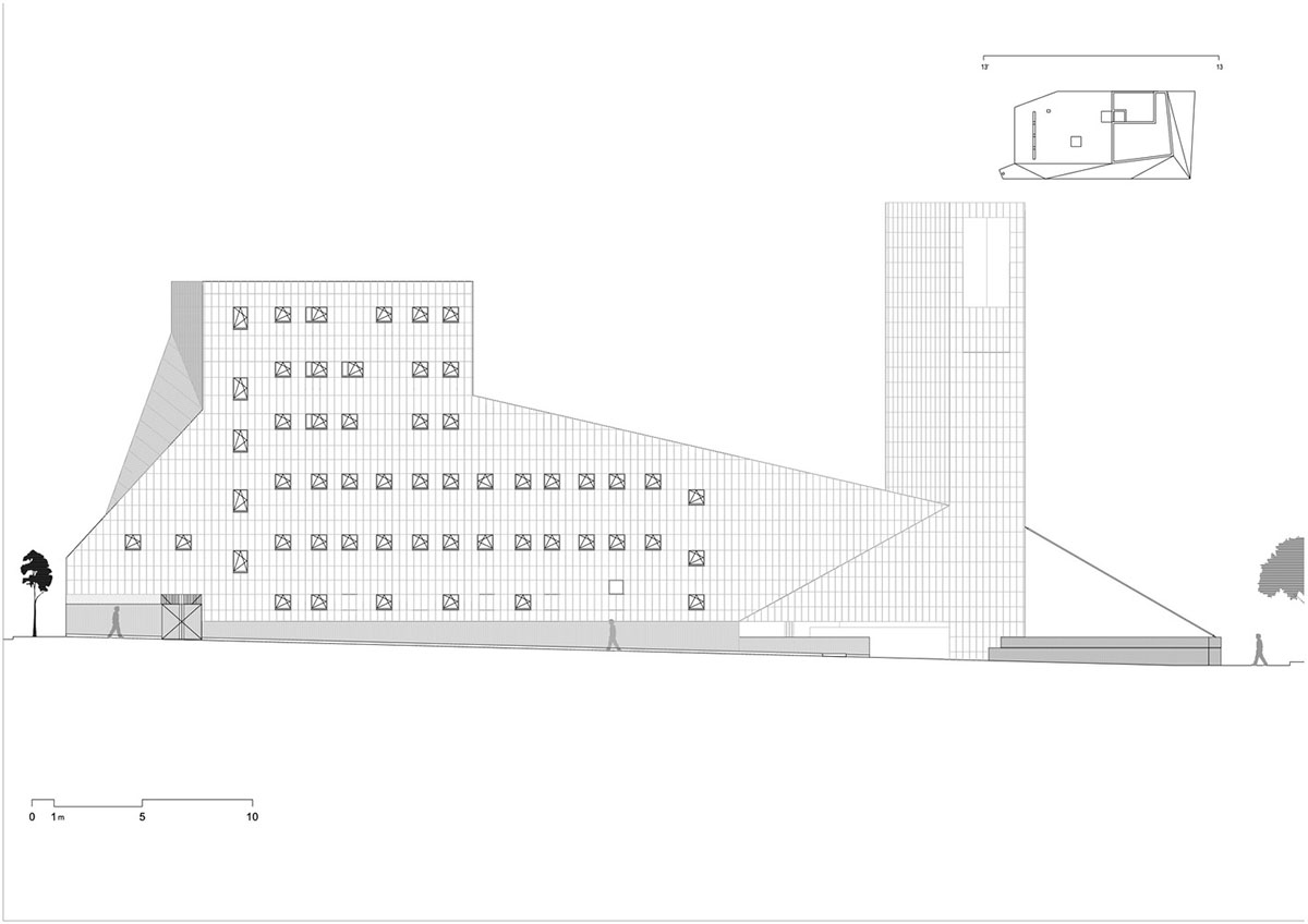 Ramón Fernández-Alonso built church complex with inclined surfaces dressed by warm colors in Madrid