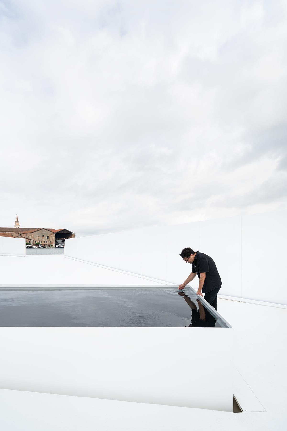 Carlo Ratti Associati-designed AquaPraça launched on 5 September in Venice, on its way to COP30