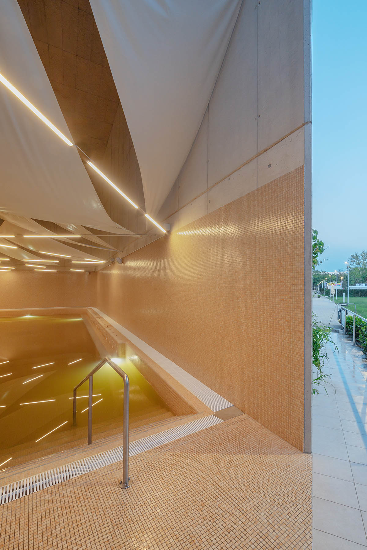 BORD completes aquaticum waterpark in Hungary by combining artistic composition of elements