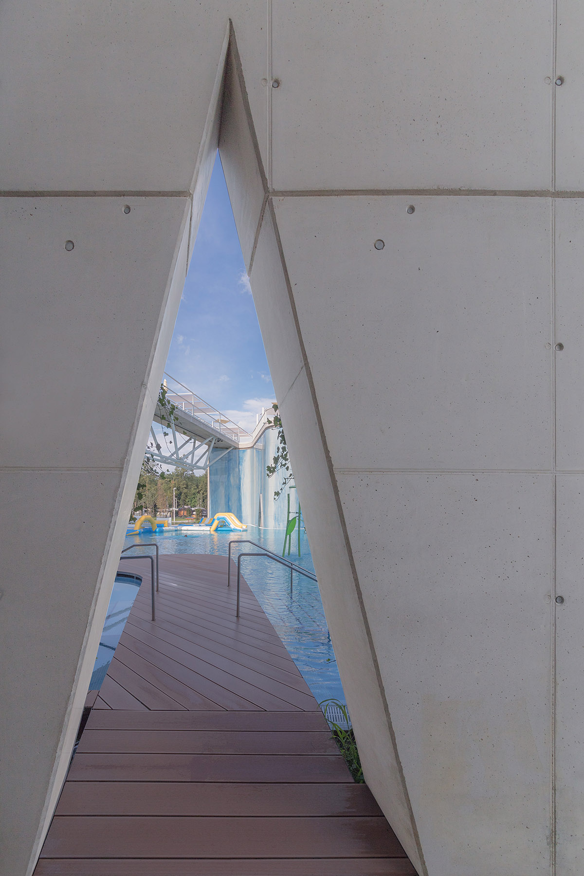 BORD completes aquaticum waterpark in Hungary by combining artistic composition of elements