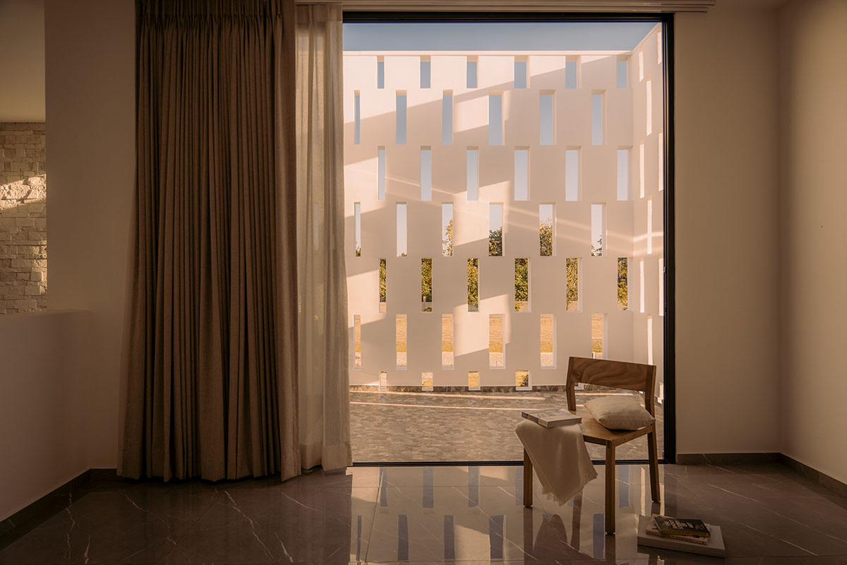 Rea Studio completes Casa Alazán with porous volume in Jalisco, Mexico