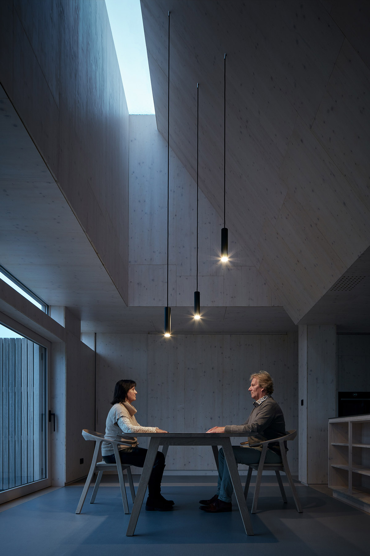 ARCHEKTA and Ark-shelter built healthcare center evoking