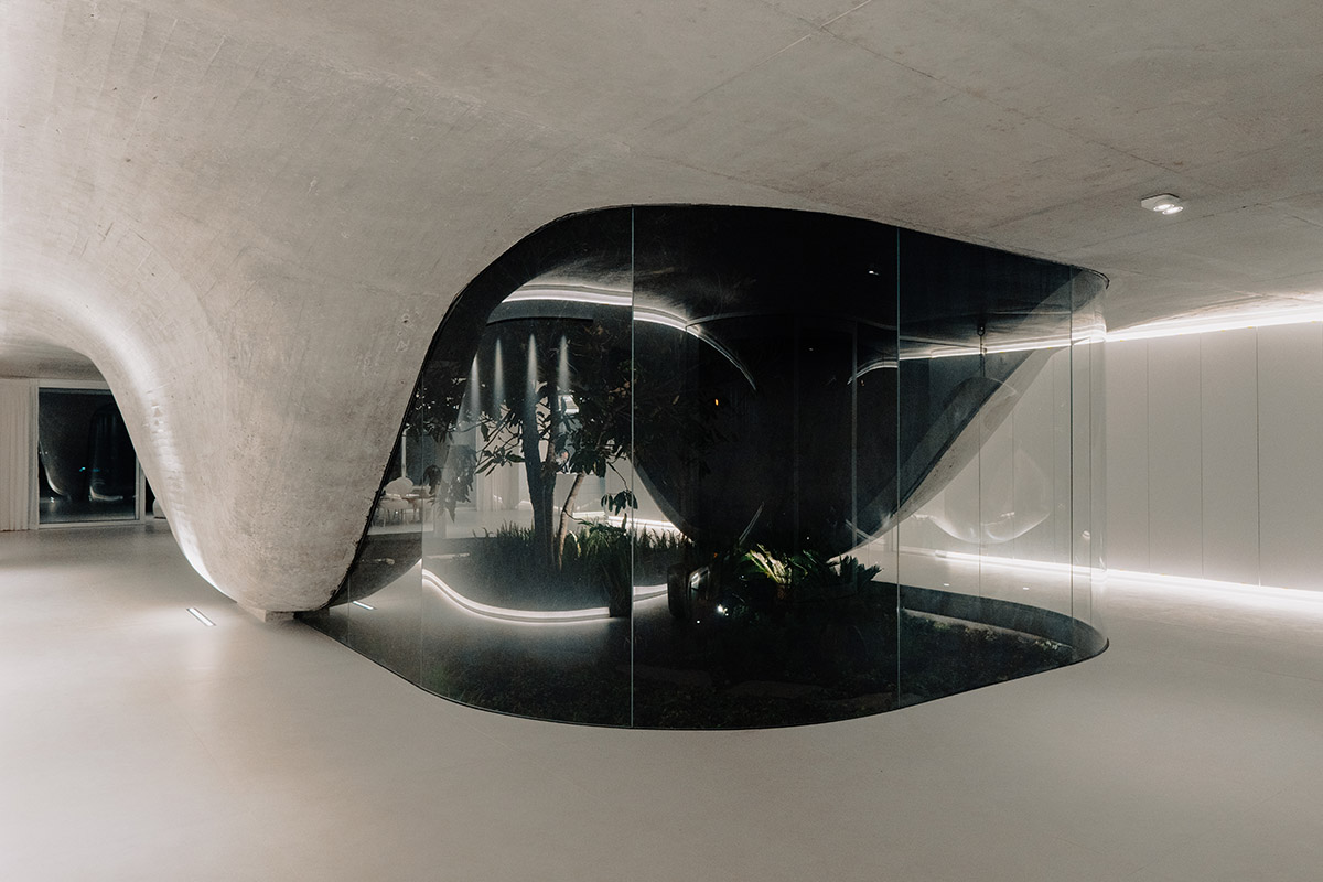 Estudio Felipe Escudero designs Magnolia House around a courtyard and magnolia tree in Ecuador