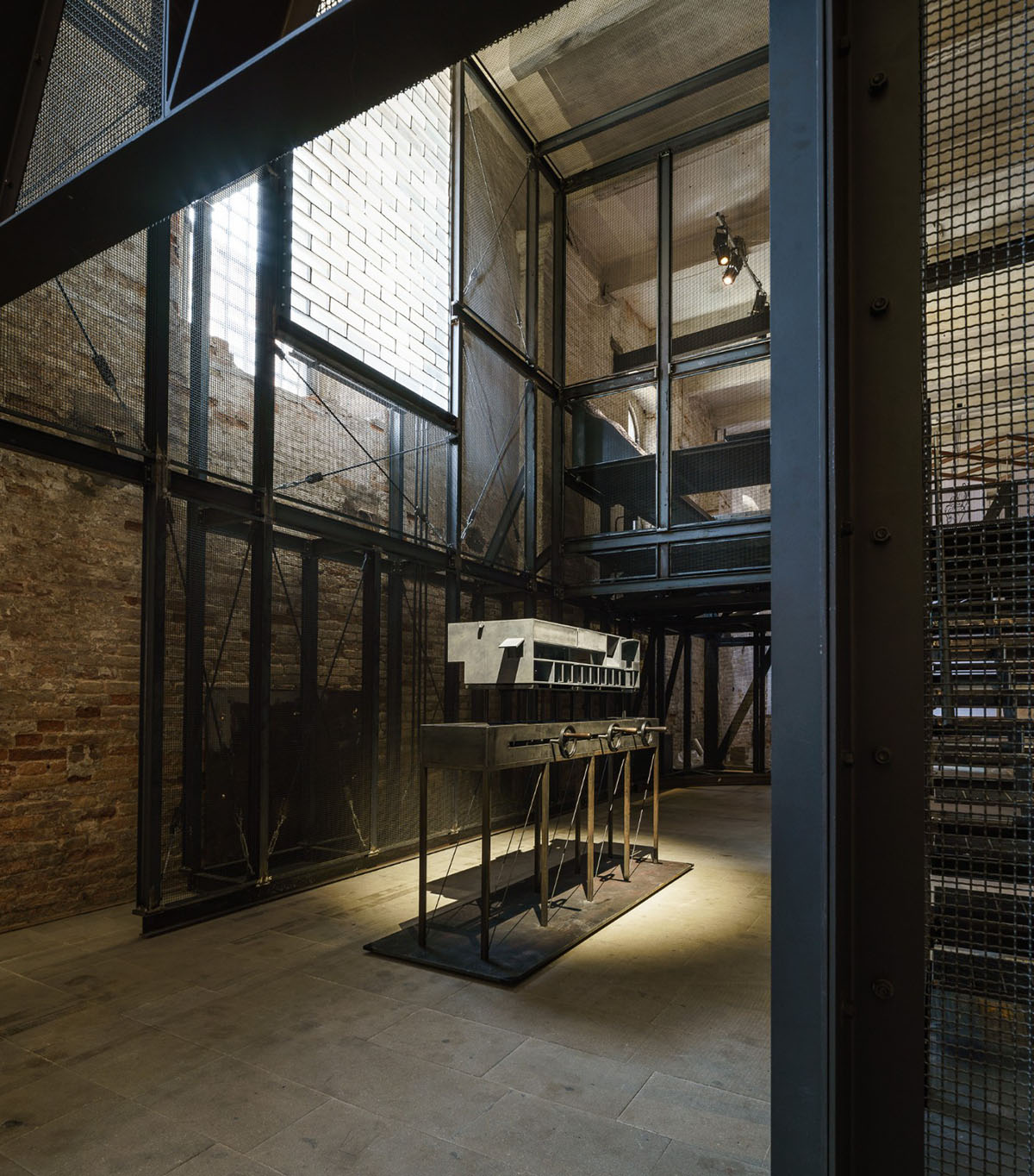 Vector Architects reinterpret Seashore Library with a black-coloured condenser at Venice Biennale