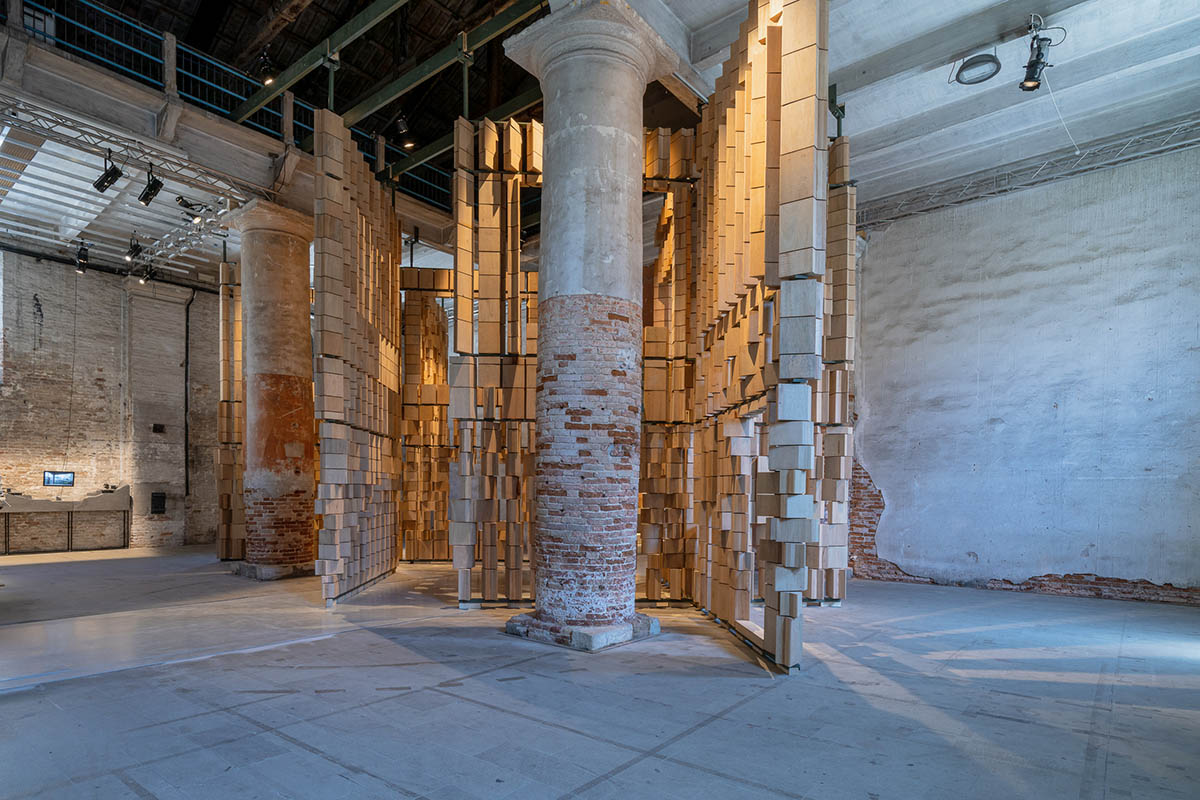 Intervowen explores interactions and transitions between households and environments in Venice