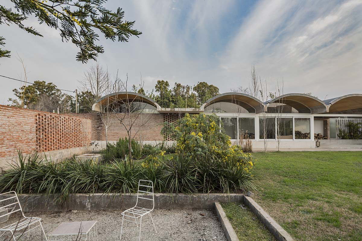 BAAG's Rodney House features light vaults that form living units in Buenos Aires, Argentina