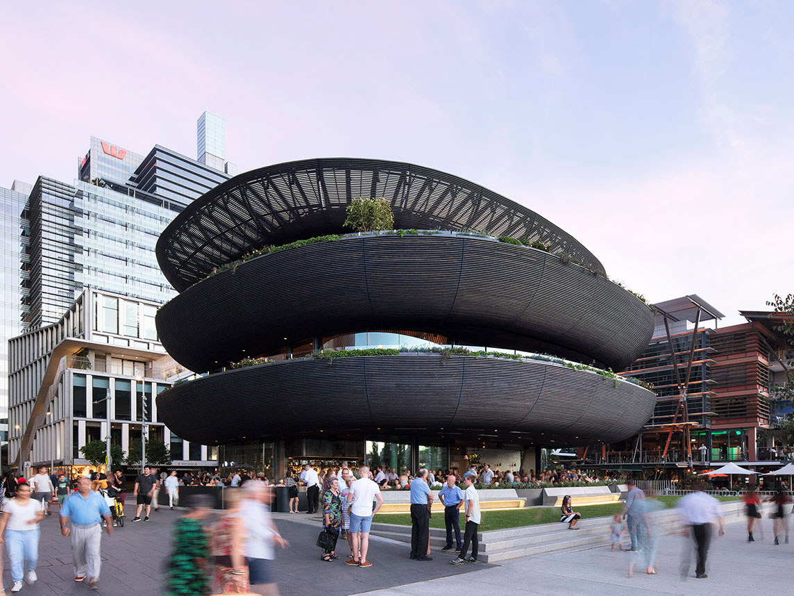 Collins and Turner built a reverse plate-shaped restaurant in Australia to create free movement