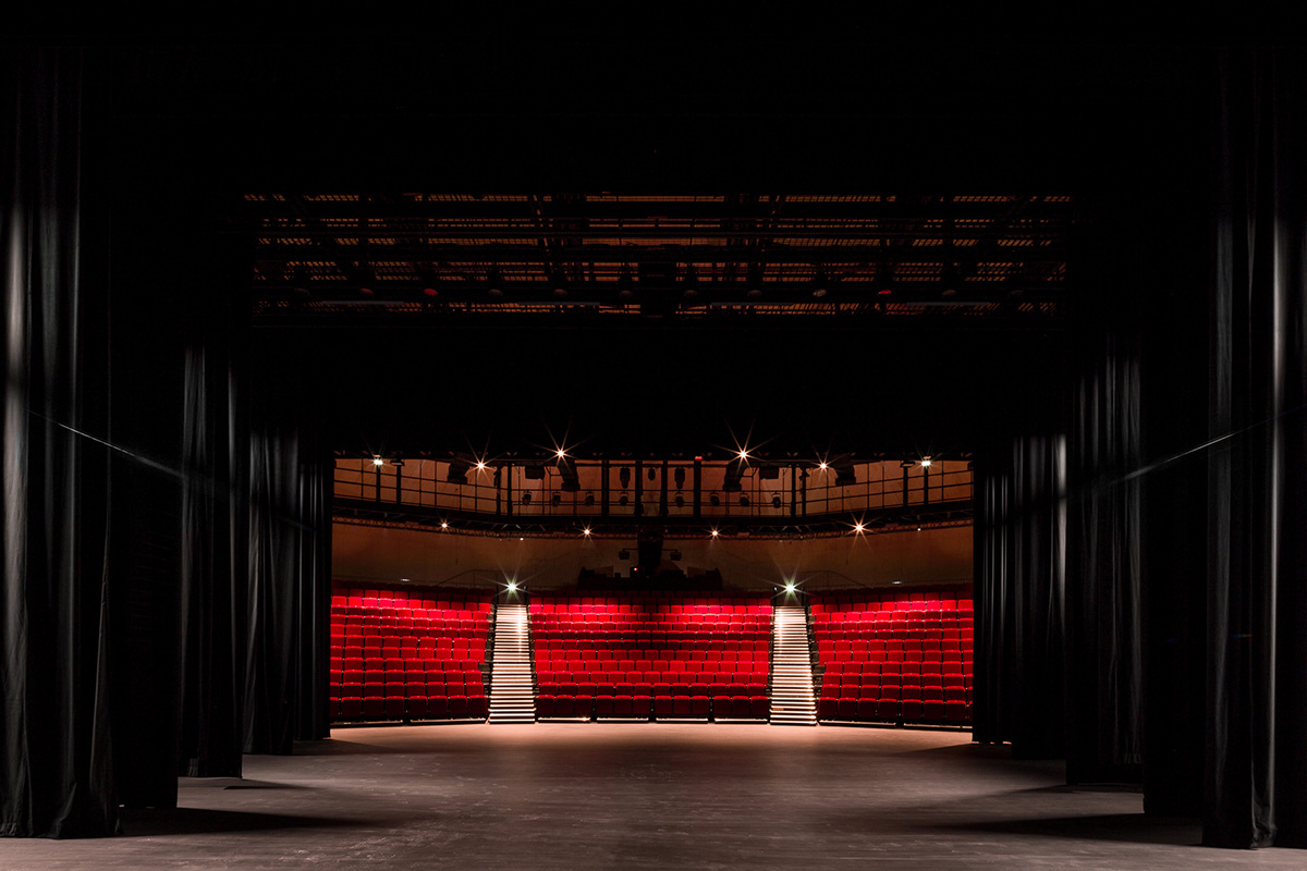 K ARCHITECTURES completes auditorium and open-air amphitheater evoking circus architecture in France 