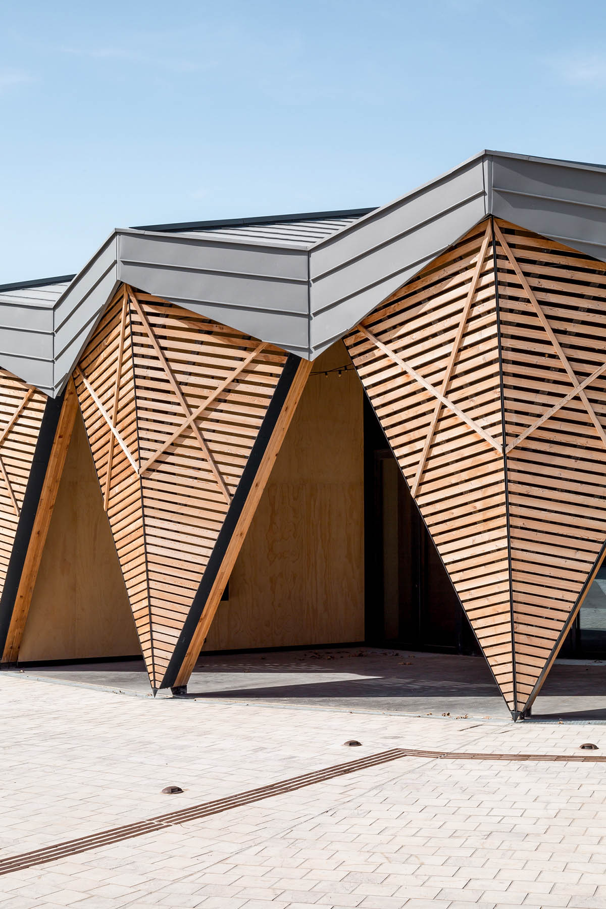 K ARCHITECTURES completes auditorium and open-air amphitheater evoking circus architecture in France 