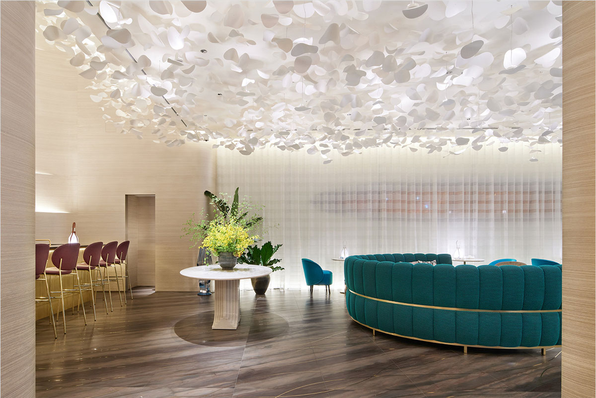 Louis Vuitton Ginza Namiki Store's is a Shimmering Sea-Inspired Façade