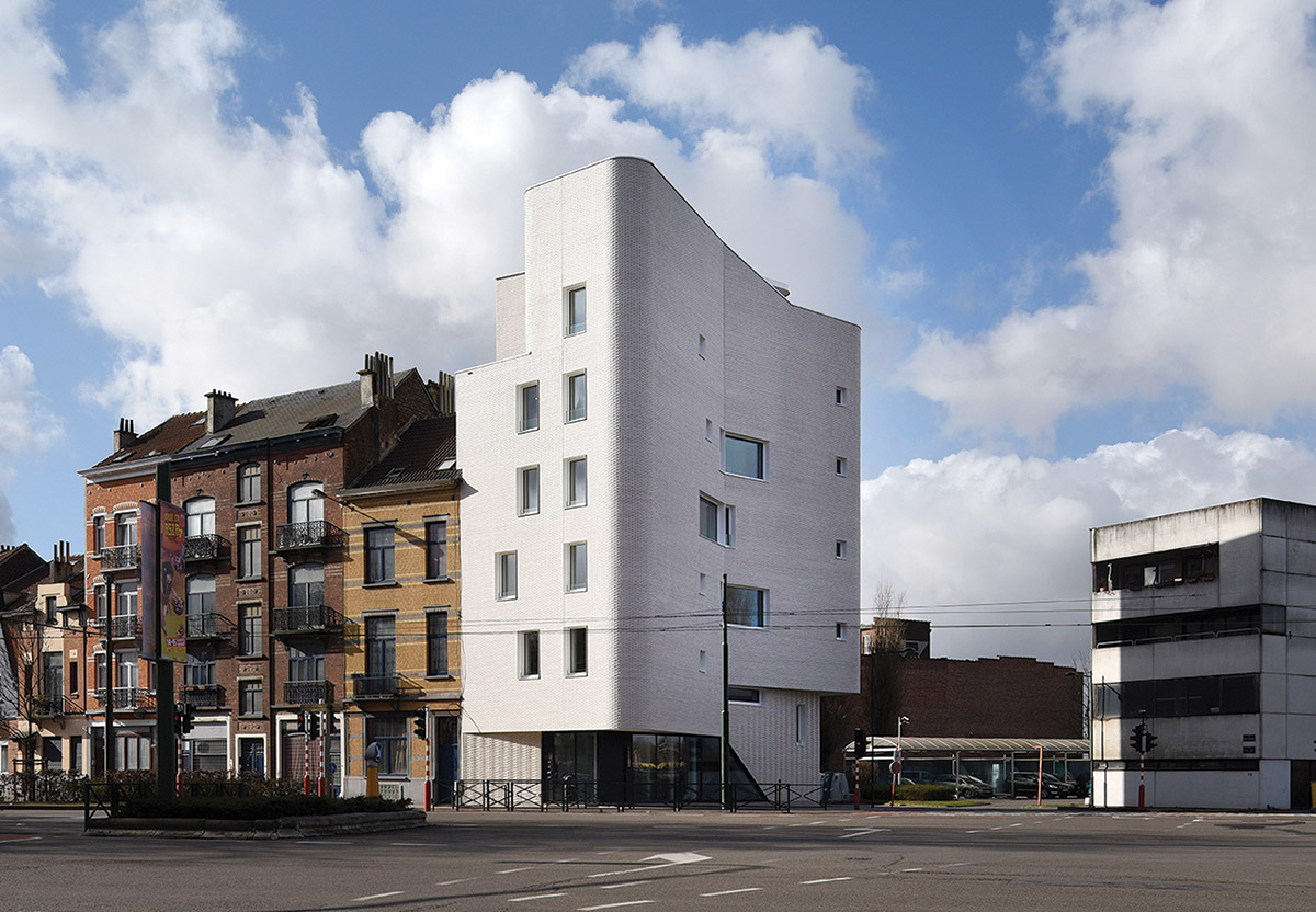 MSA/V+ wins 2017 Emerging Architect Prize with NAVEZ - 5 social units in Belgium