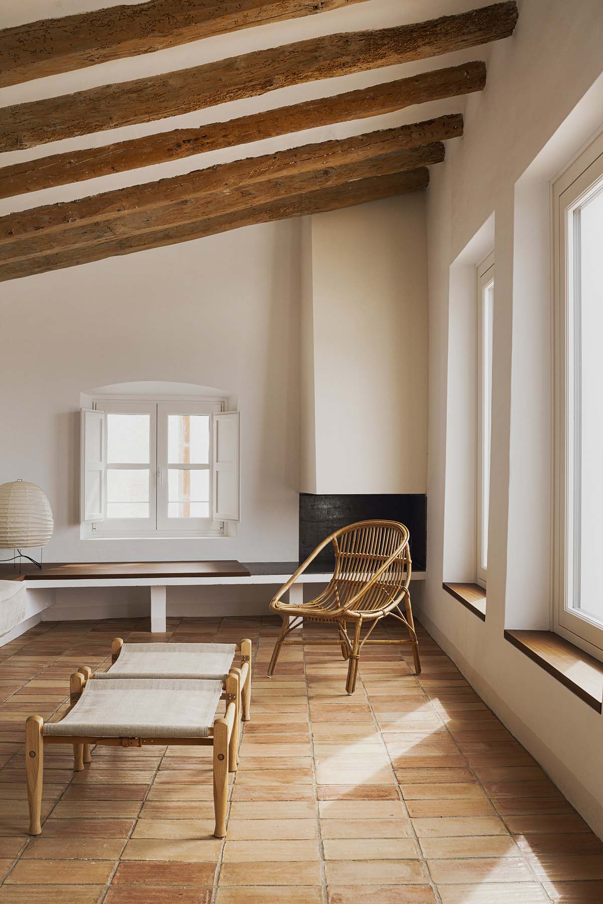 Bea Portabella and Jordi Pagès reimagine residence with a soft fusion of materials in Cadaqués