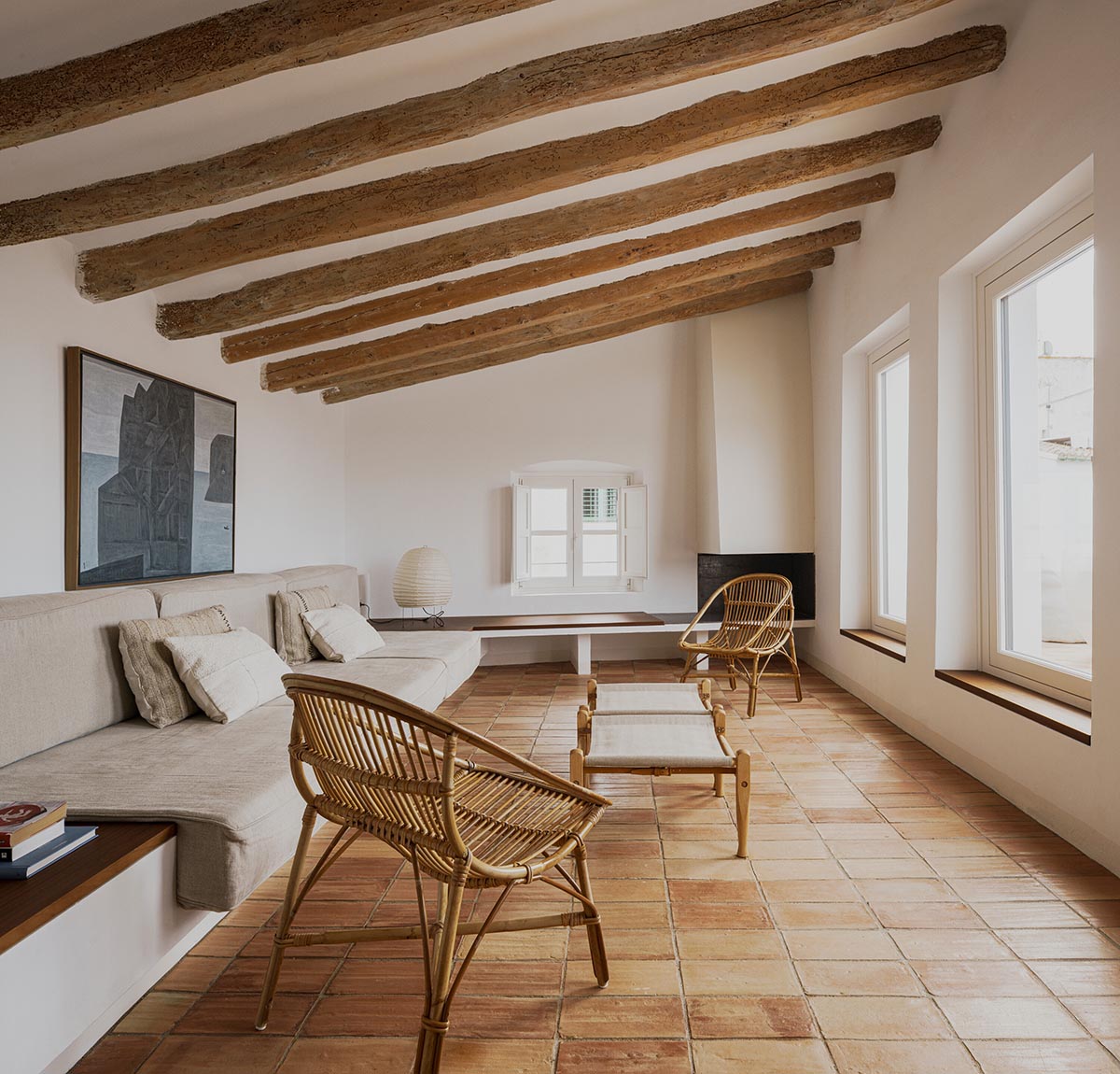 Bea Portabella and Jordi Pagès reimagine residence with a soft fusion of materials in Cadaqués