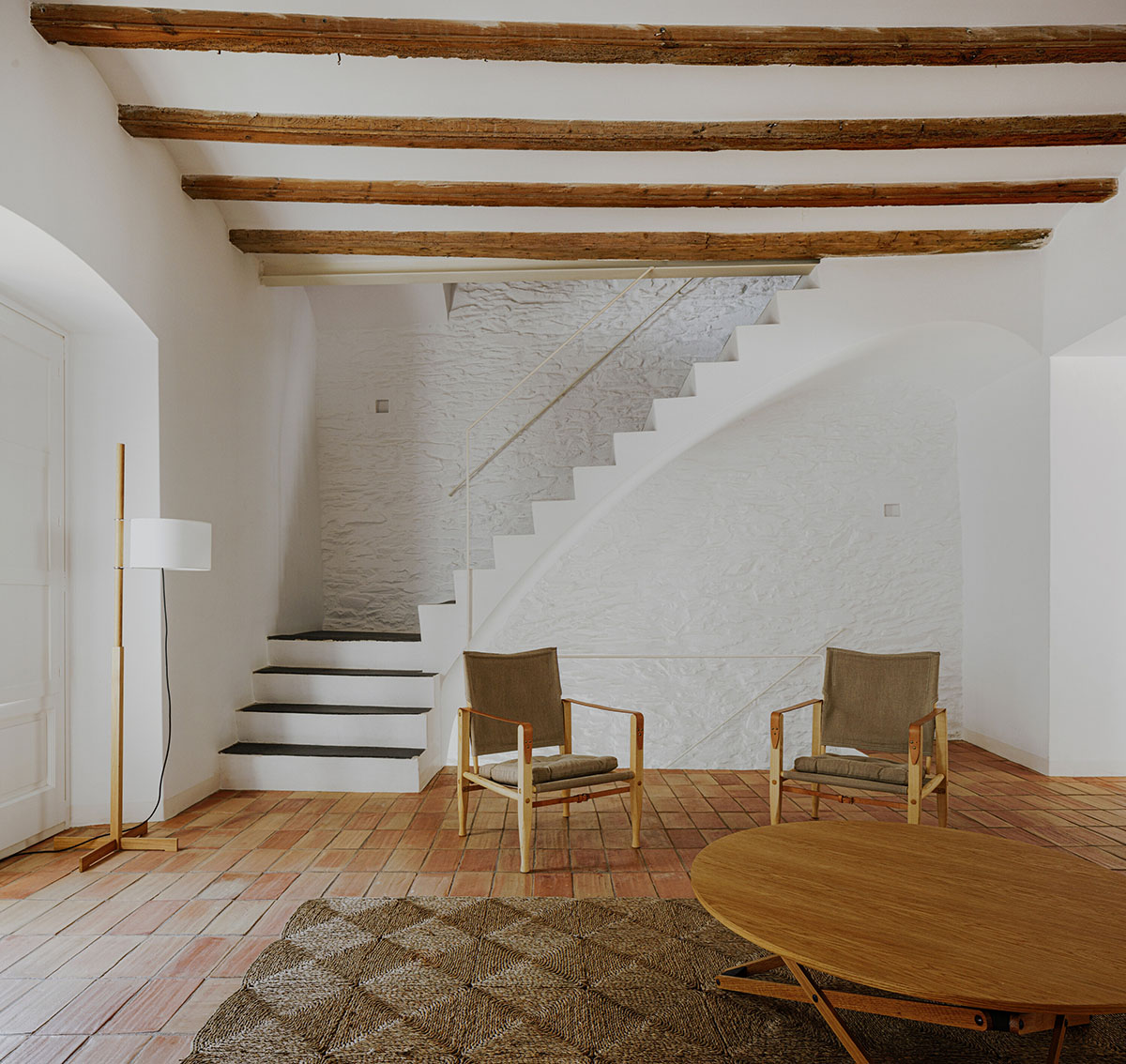 Bea Portabella and Jordi Pagès reimagine residence with a soft fusion of materials in Cadaqués