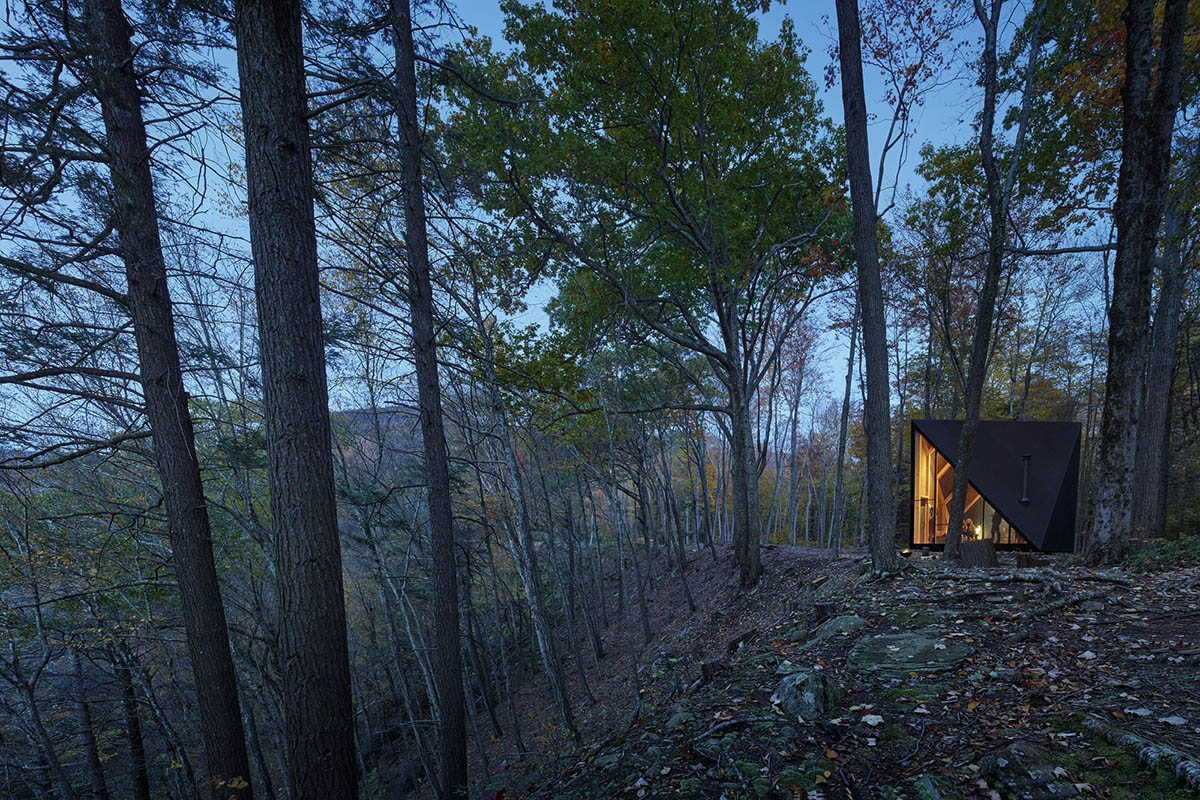BIG built its first tiny cabin in New York in crystal-like shape