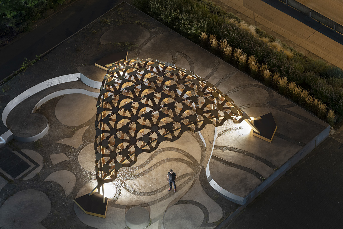 ITKE's BioMat students designed pavilion made of single-curved wood and biocomposite elements