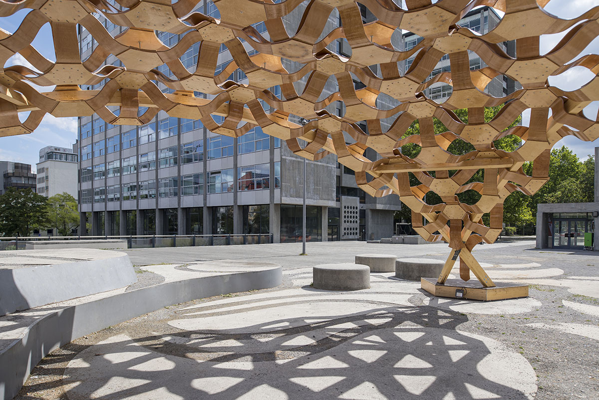 ITKE's BioMat students designed pavilion made of single-curved wood and biocomposite elements