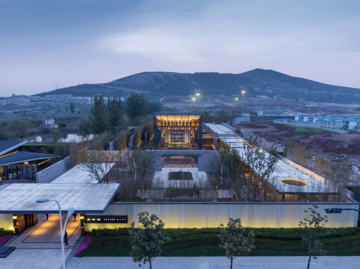 Continuation Studio overlaps short timbers to create long-span for community centre in China