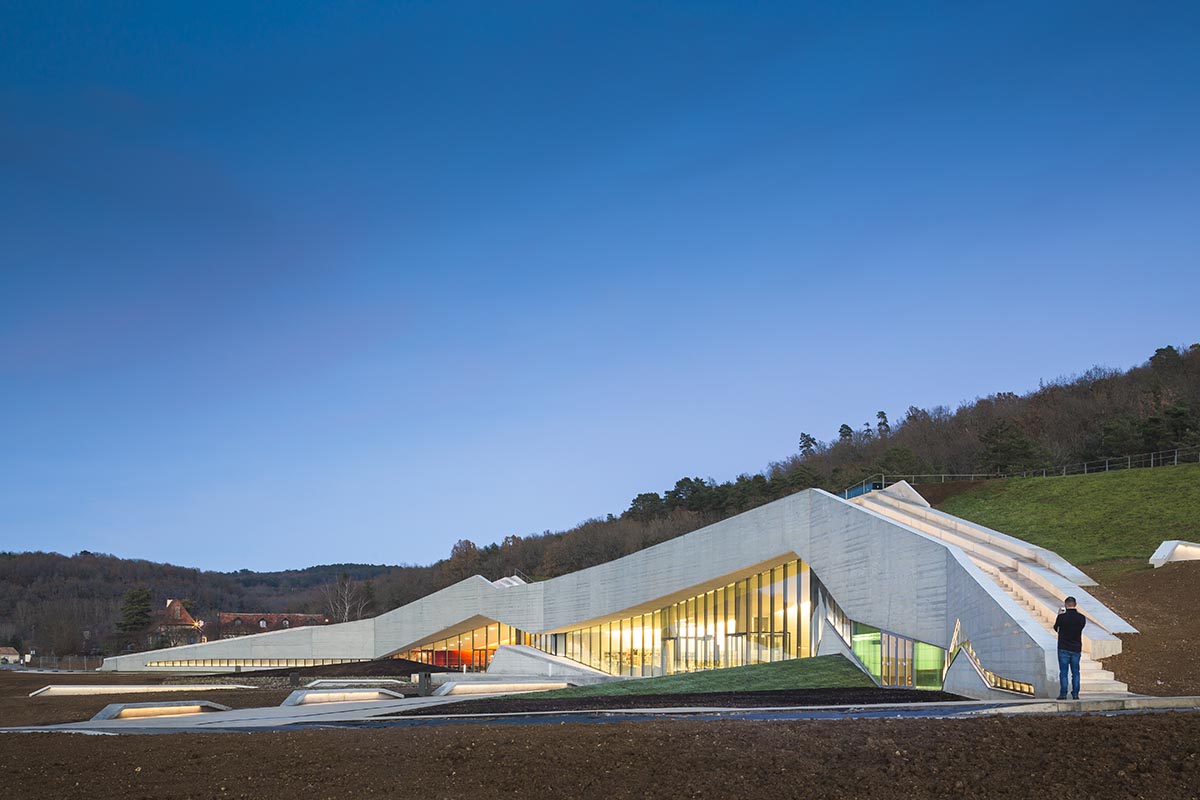 Sn&oslash;hetta&rsquo;s snake-shaped Lascaux IV Caves Museum opened in France