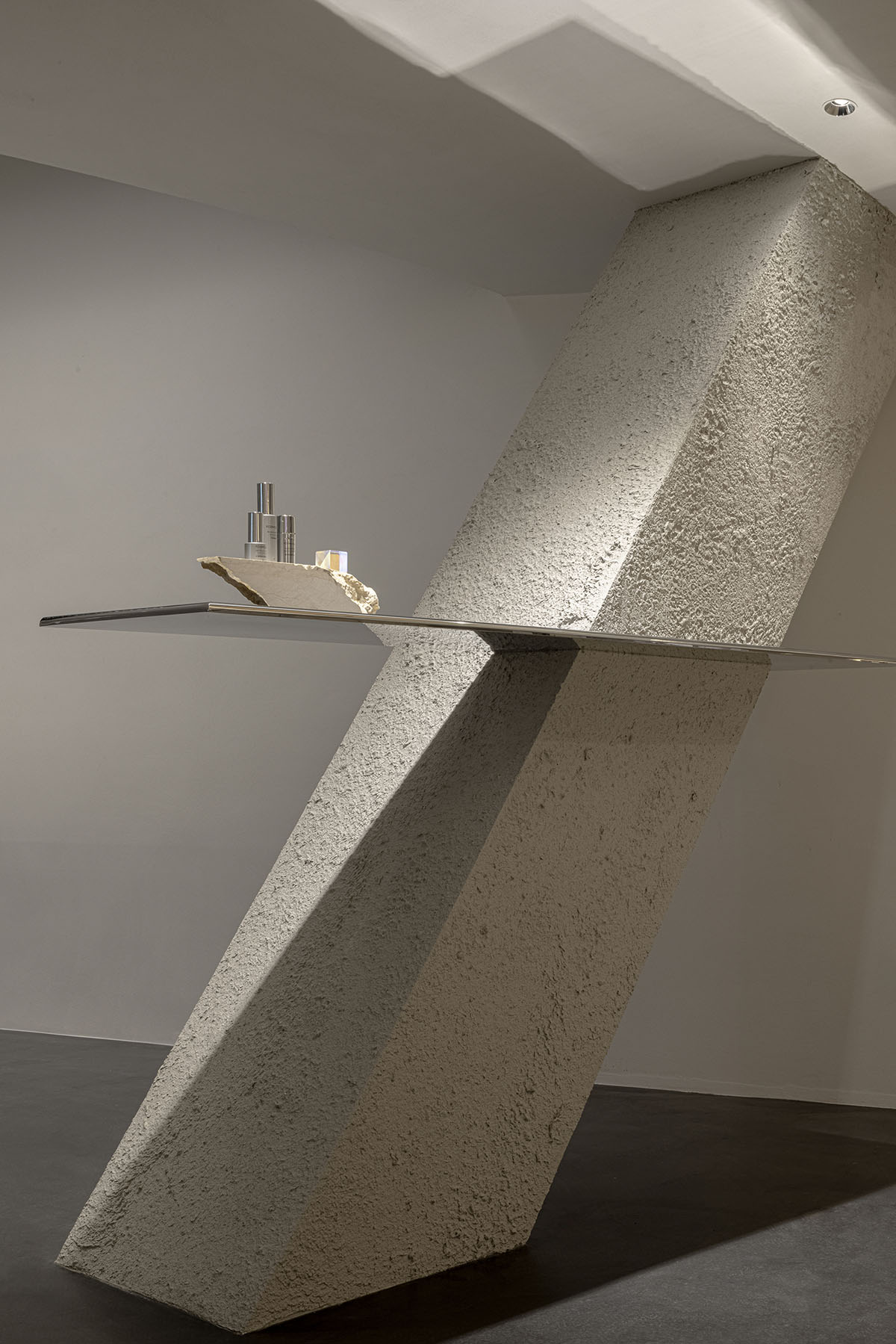 lialawlab completes retro-futuristic skincare centre in Hangzhou, China