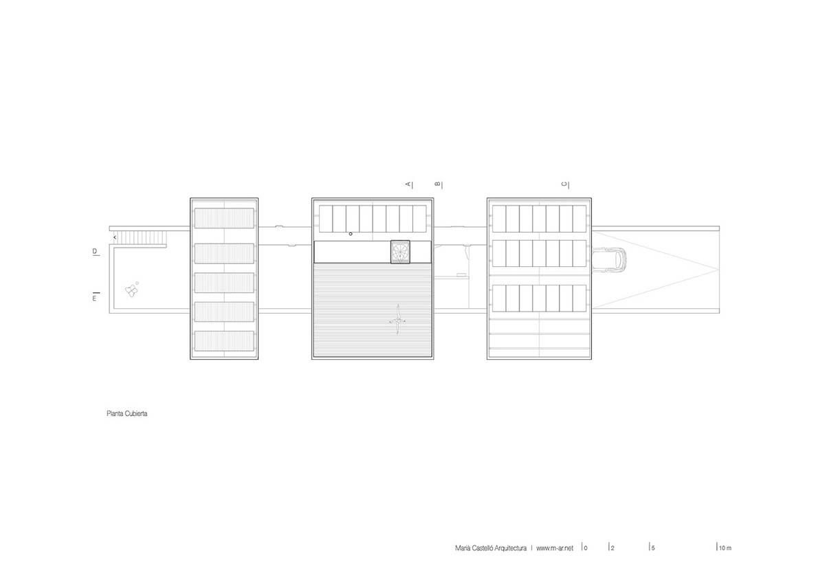 Mari&agrave; Castell&oacute; Architecture combines family program in three monolithic volumes on Formentera island