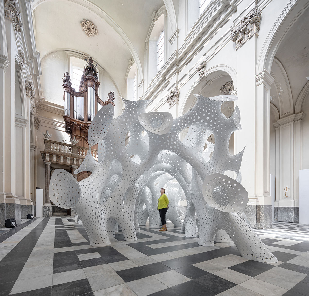 Marc Fornes created coral-like installation for Bruges Triennale themed as Liquid City
