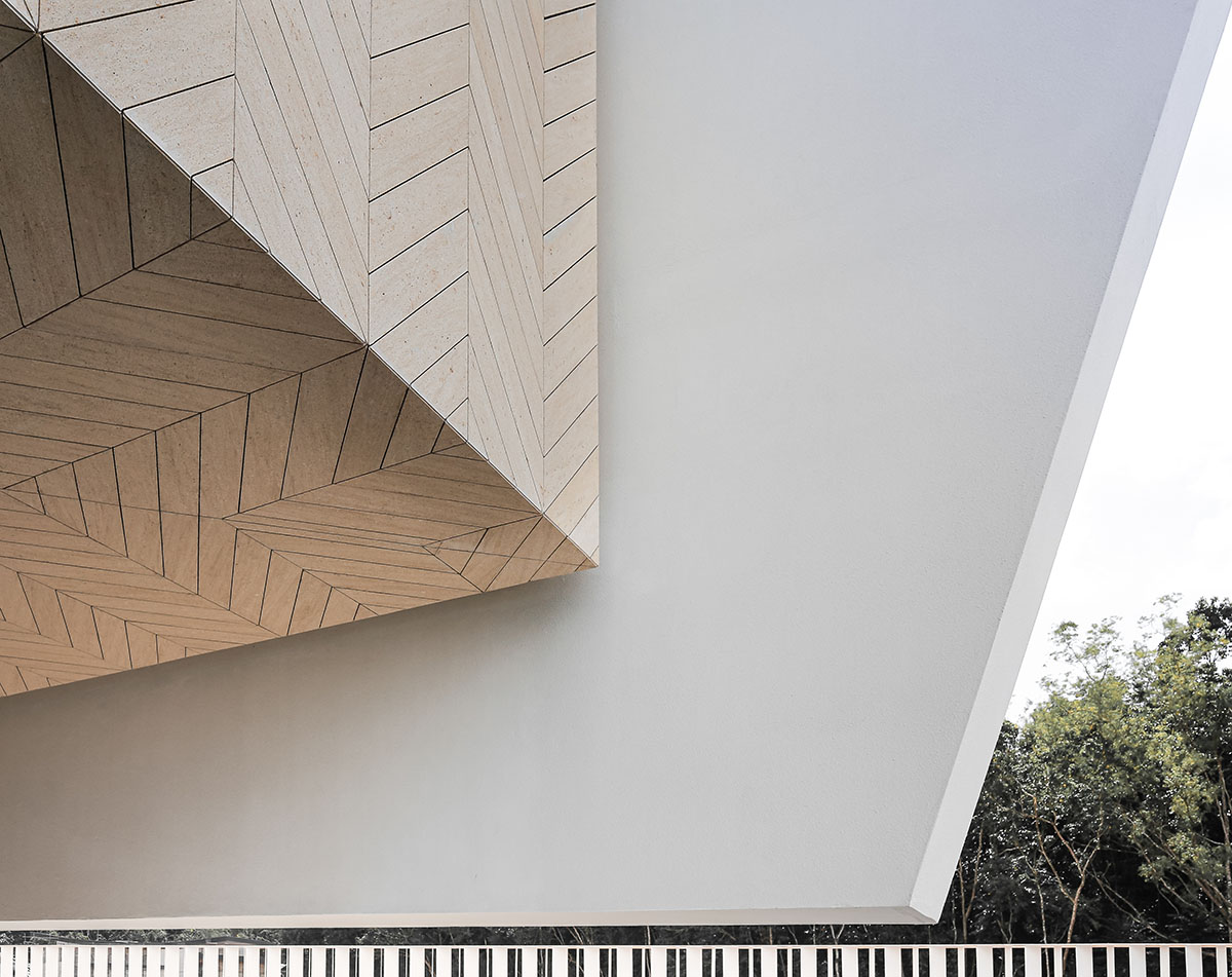 The interior of the Kuwait Embassy creates an inviting and warm atmosphere, designed by Architectkidd