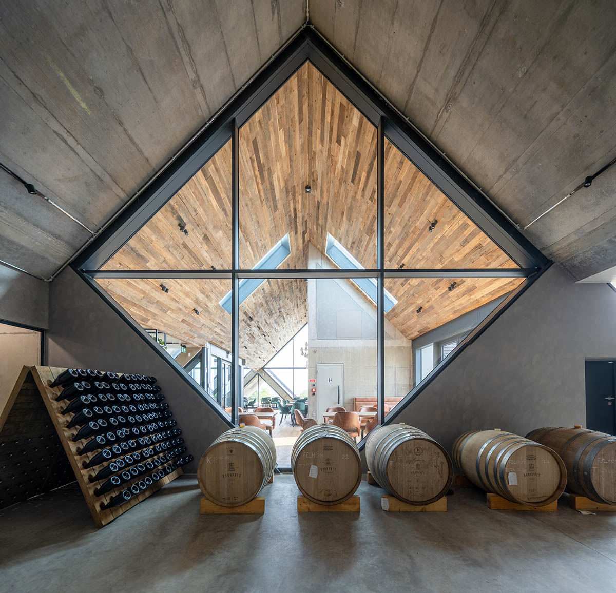 BORD completes cider production facility with rhombus-shaped tunnel-like volumes in Hungary