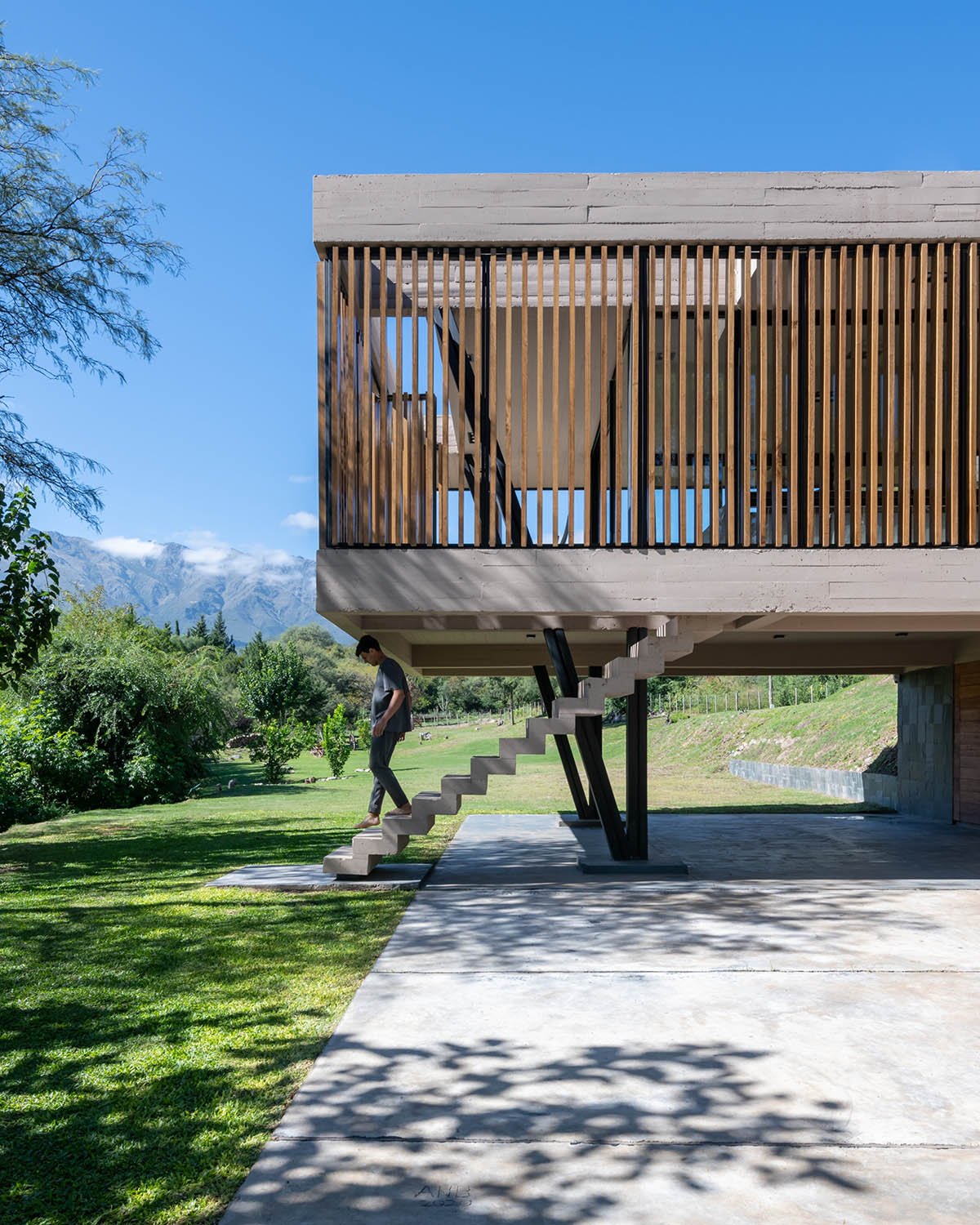 Barrionuevo Villanueva Architects completes Luyaba Work residence in Cordoba, Argentina 