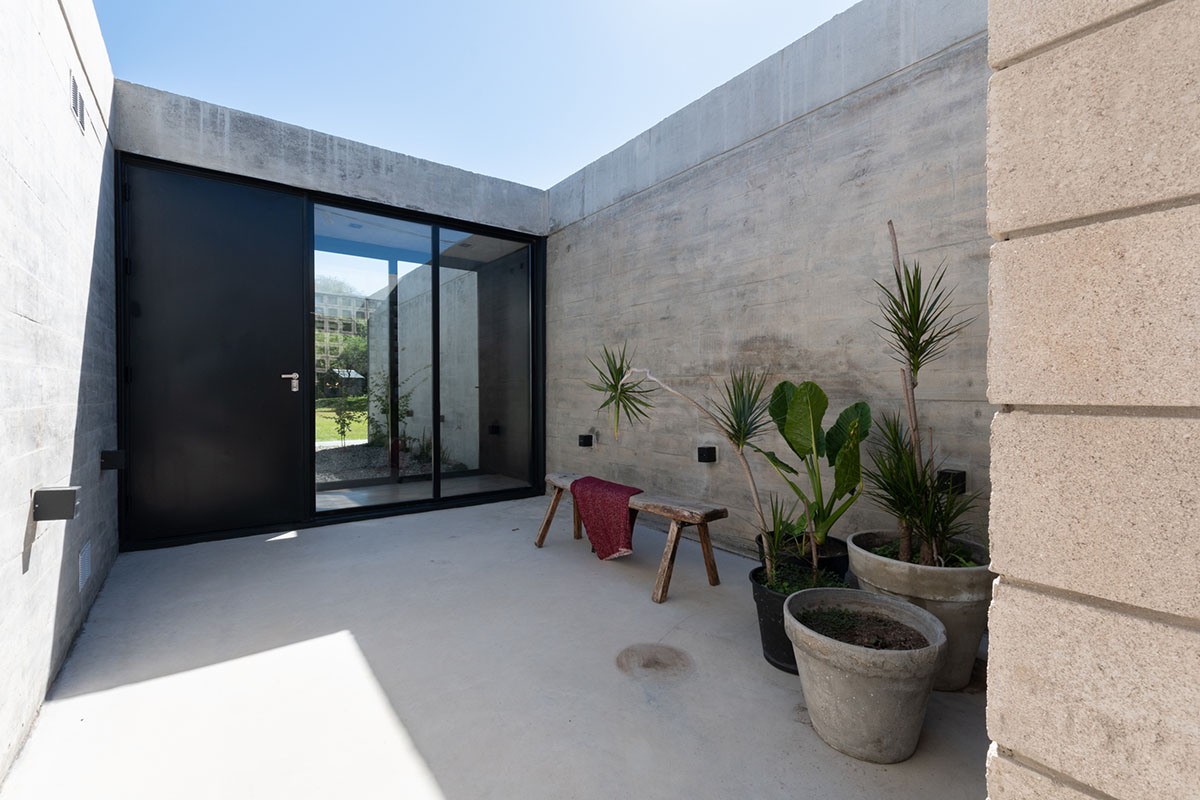 GRUPO Studio completes House SI in Córdoba, Argentina