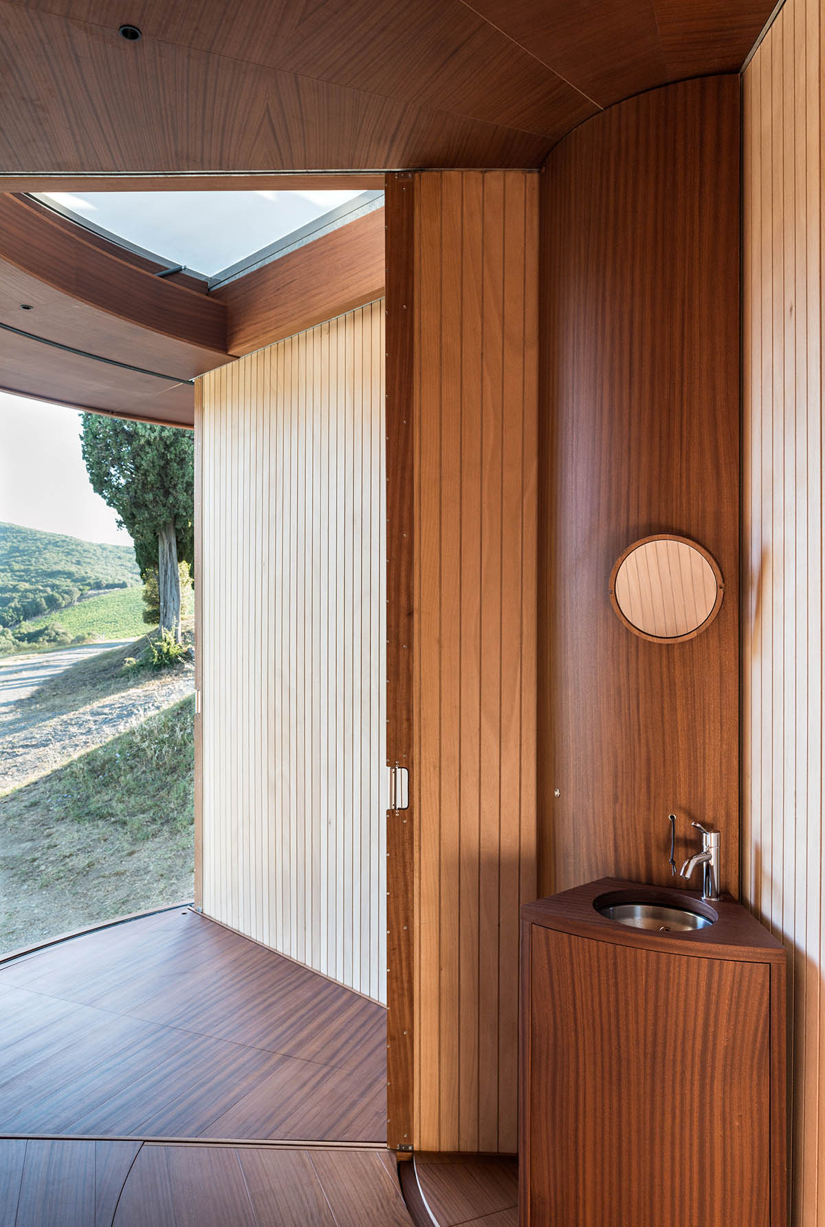 Beatrice Bonzanigo reveals Casa Ojalá luxury cabin with flexible cylindrical walls in Tuscany, Italy