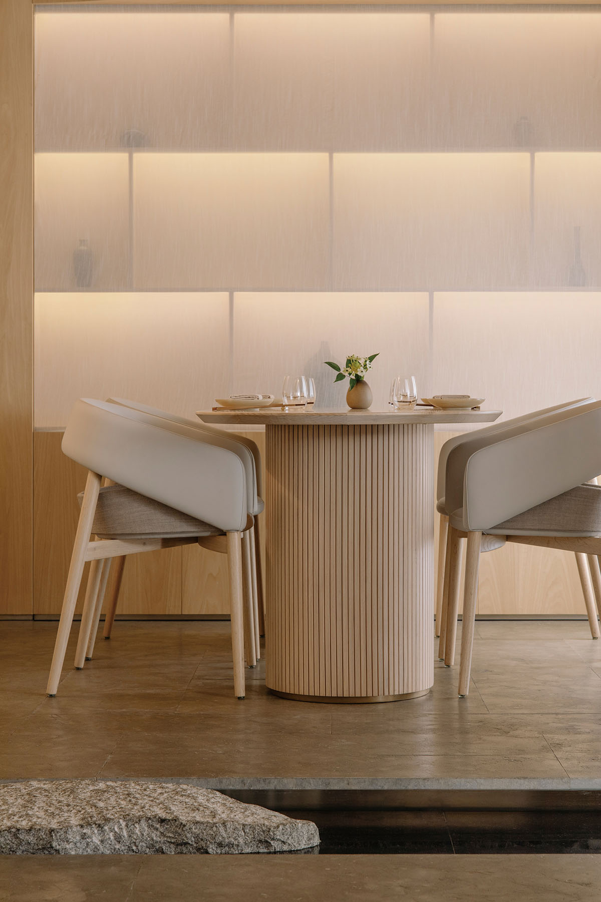 Sò Studio combines soft and sharp lines for interiors of Restaurant Lunar in Shanghai