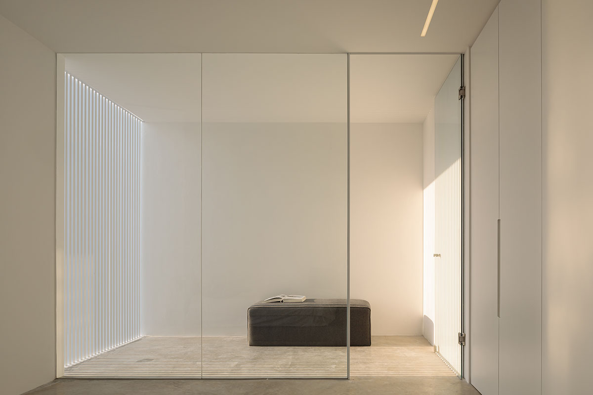 HW Studio adds lacework-looking façade to all-white house in Mexico