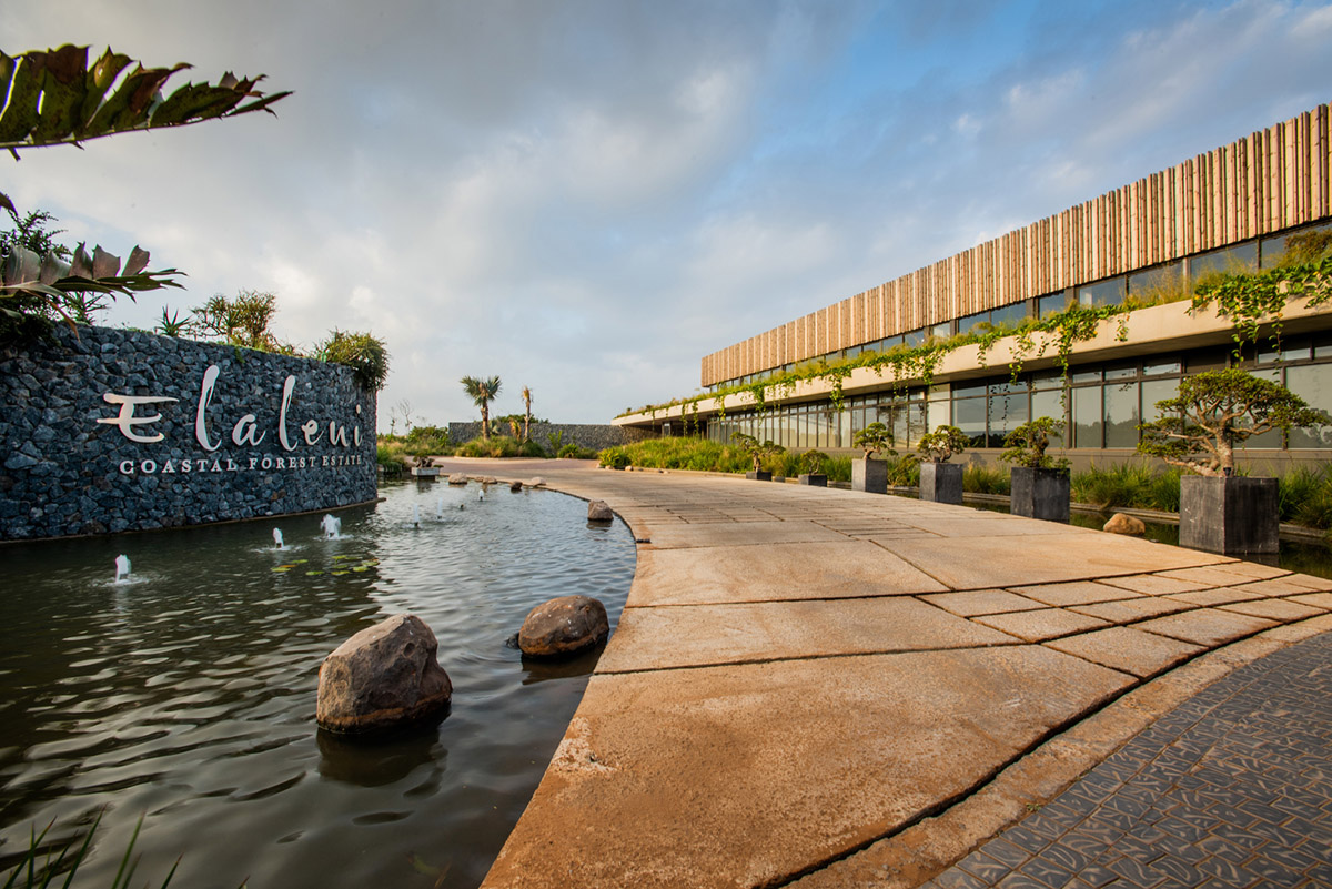 Bloc Architects completes low-rise office building with raw elements in South Africa