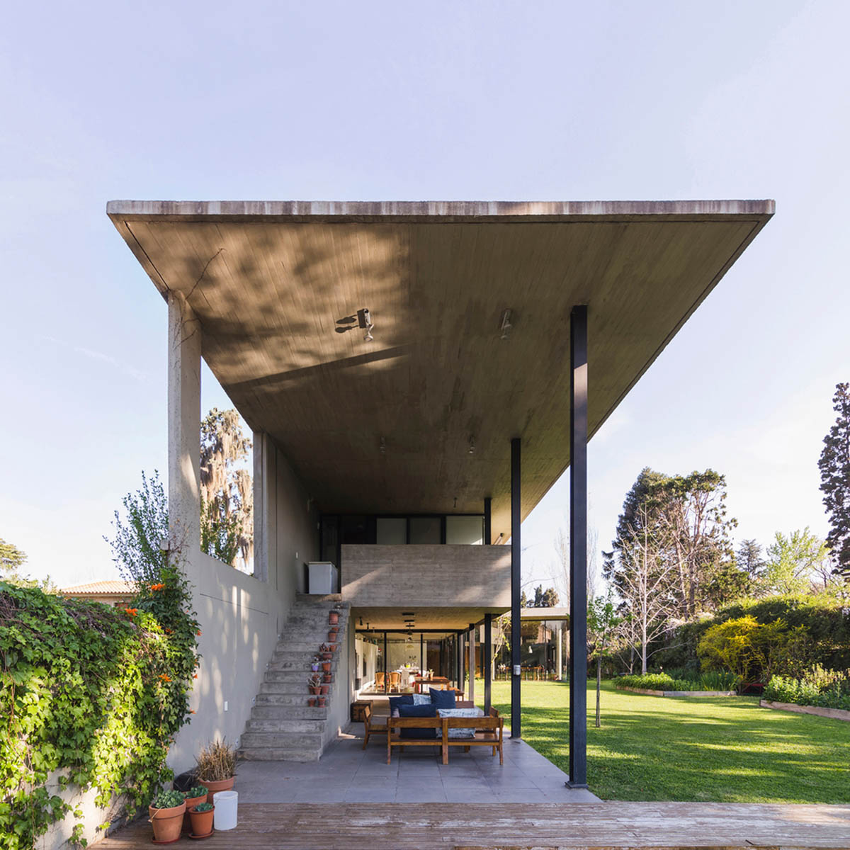 Estudio Pablo Gagliardo's Casa CA shows how to take advantages of a longitudinal land in Argentina