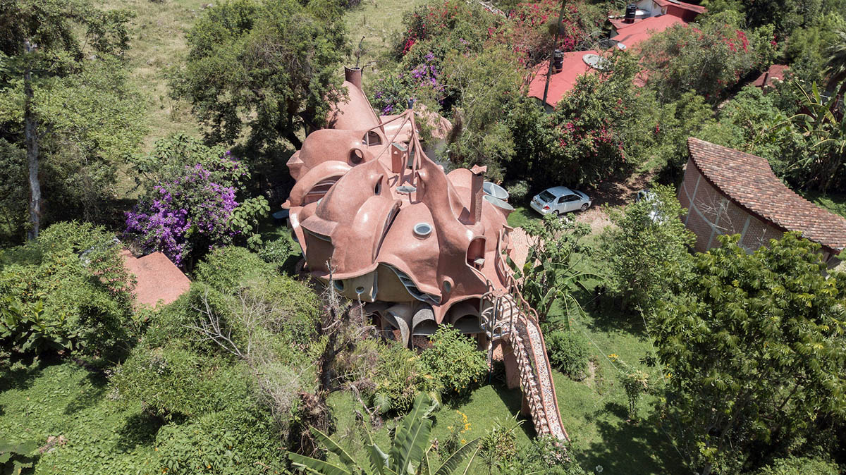 Danilo Veras Godoy's octopus-shaped House of Miracles recaptured in photos by Naser Nader Ibrahim