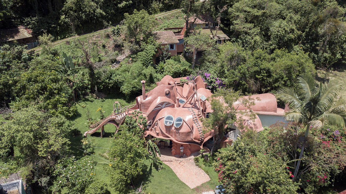 Danilo Veras Godoy's octopus-shaped House of Miracles recaptured in photos by Naser Nader Ibrahim