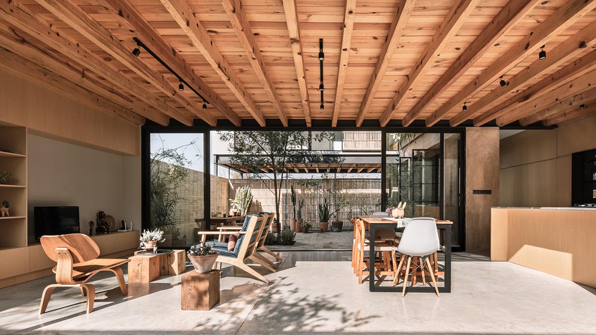 Pothe.arquitectura distributes living units around a central garden and patio in Mexico 