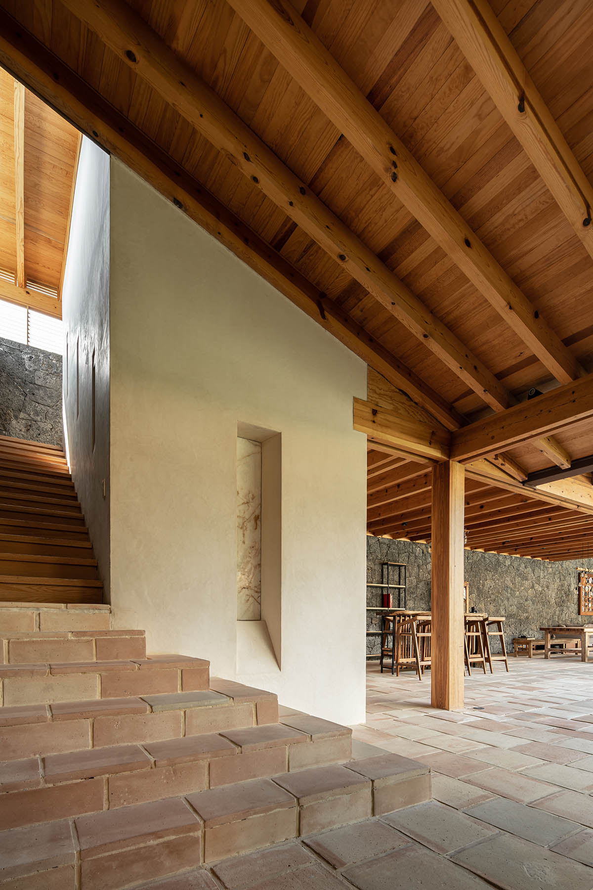 Práctica Arquitectura built La Hacienda weekend retreat with large courtyard in Mexico