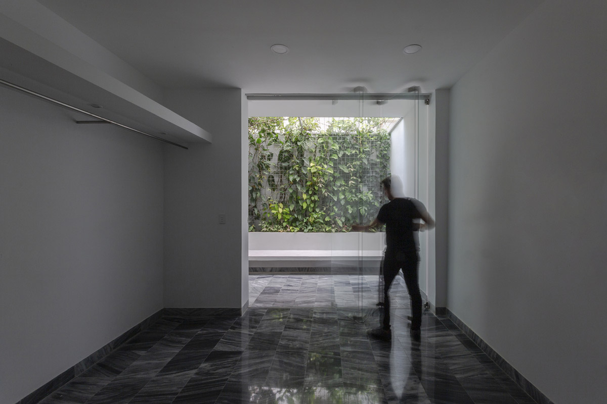 Albor Arquitectos reinterprets the use of arch in modern way in conversion of a former house in Cuba