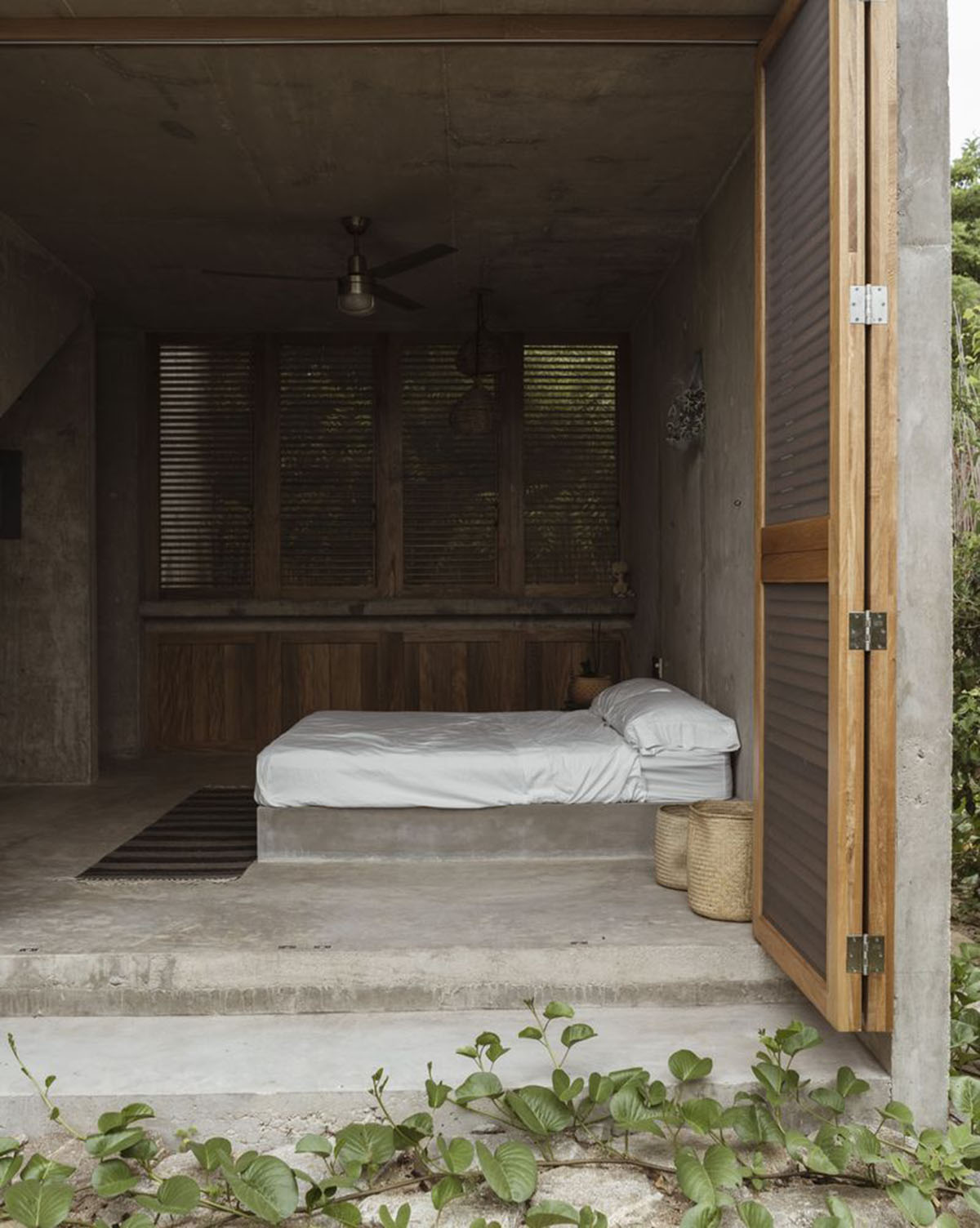 Espacio 18 Arquitectura completes Casa del Sapo with rotating concrete volumes in Mexican coast