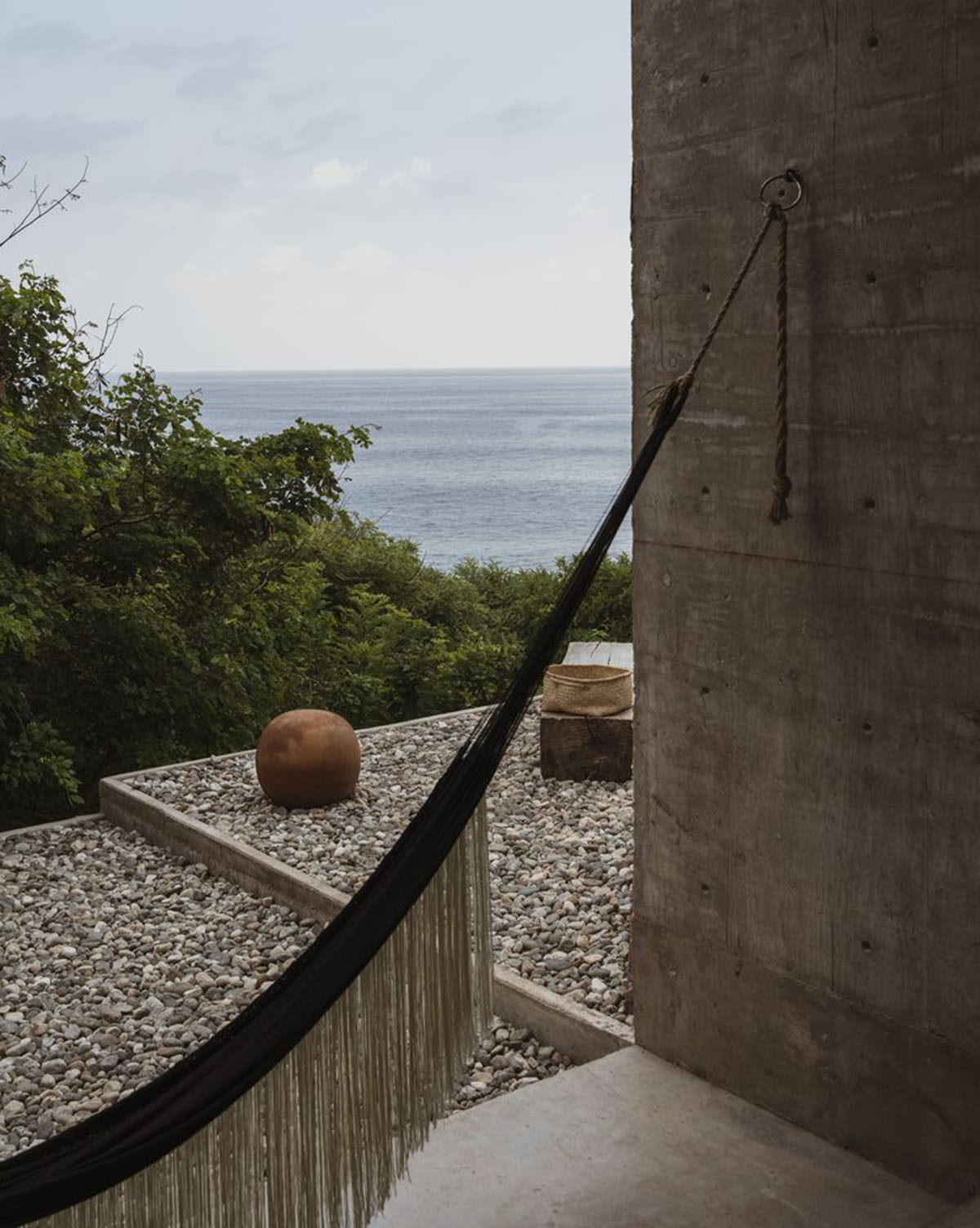 Espacio 18 Arquitectura completes Casa del Sapo with rotating concrete volumes in Mexican coast