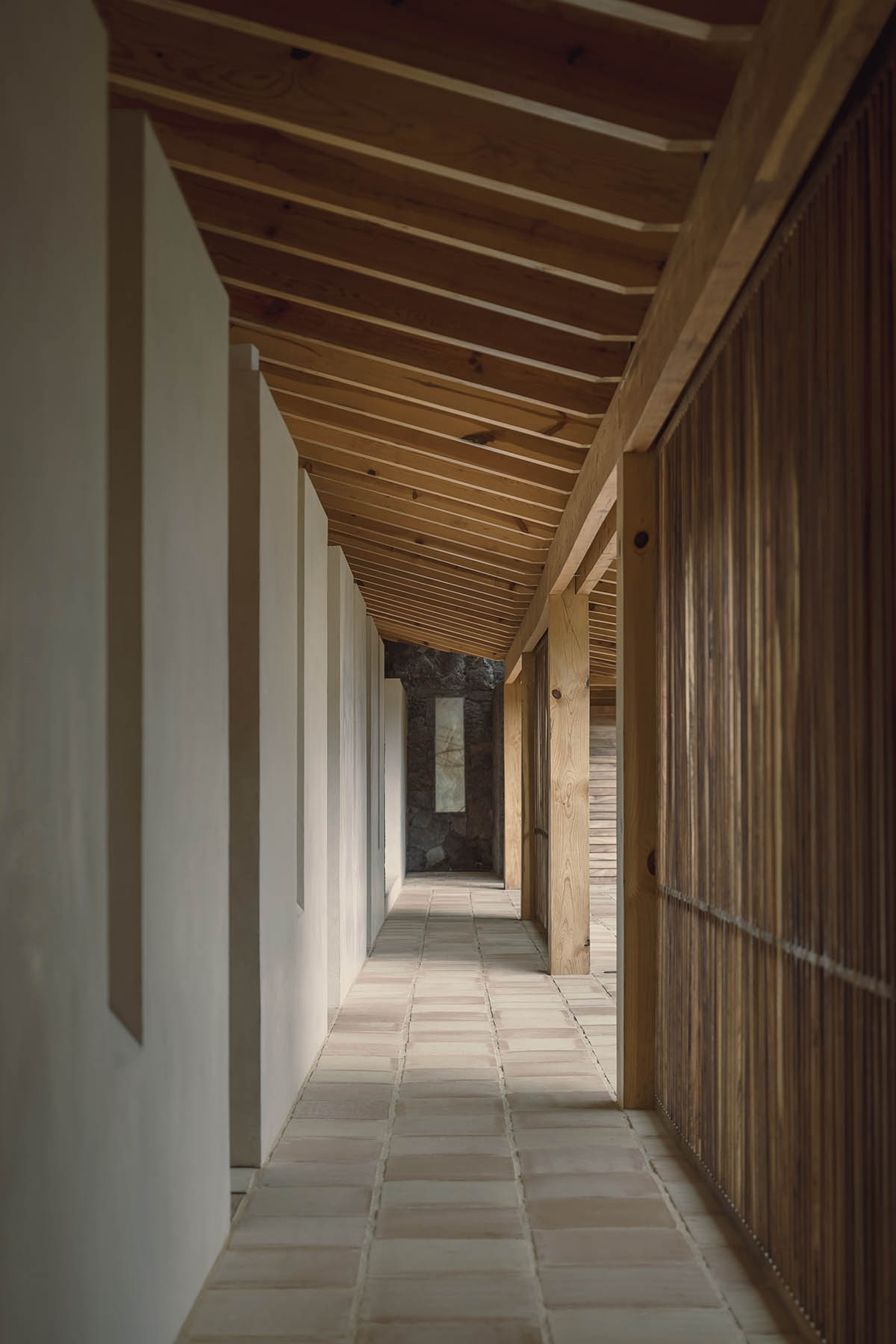 Práctica Arquitectura built La Hacienda weekend retreat with large courtyard in Mexico