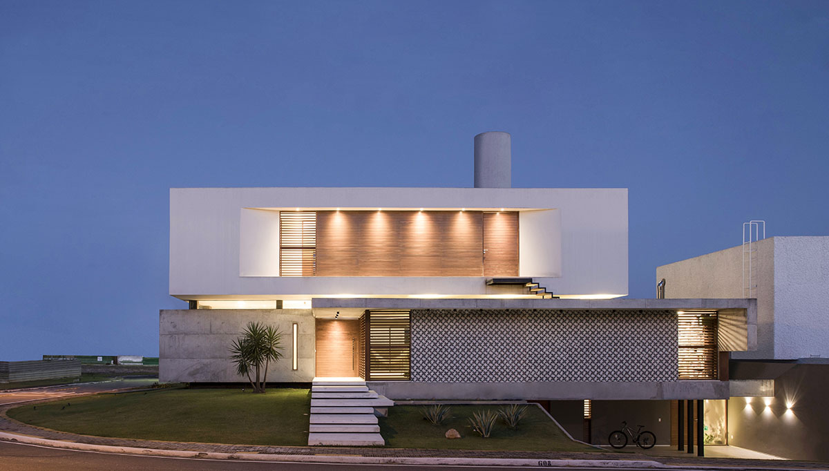 Martins Lucena Architects completes If House with shifted volumes in Brazil