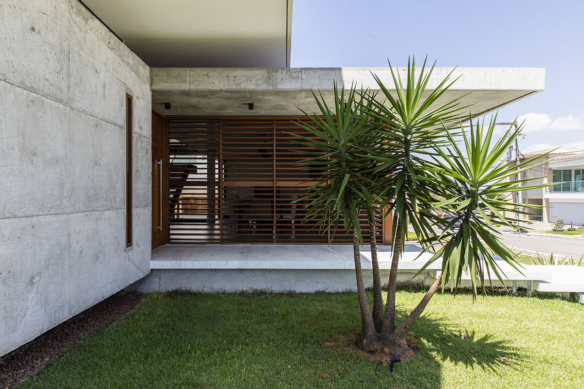 Martins Lucena Architects completes If House with shifted volumes in Brazil