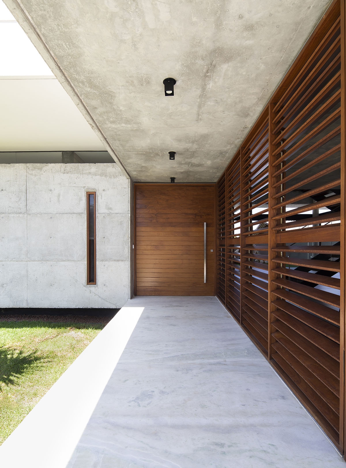 Martins Lucena Architects completes If House with shifted volumes in Brazil