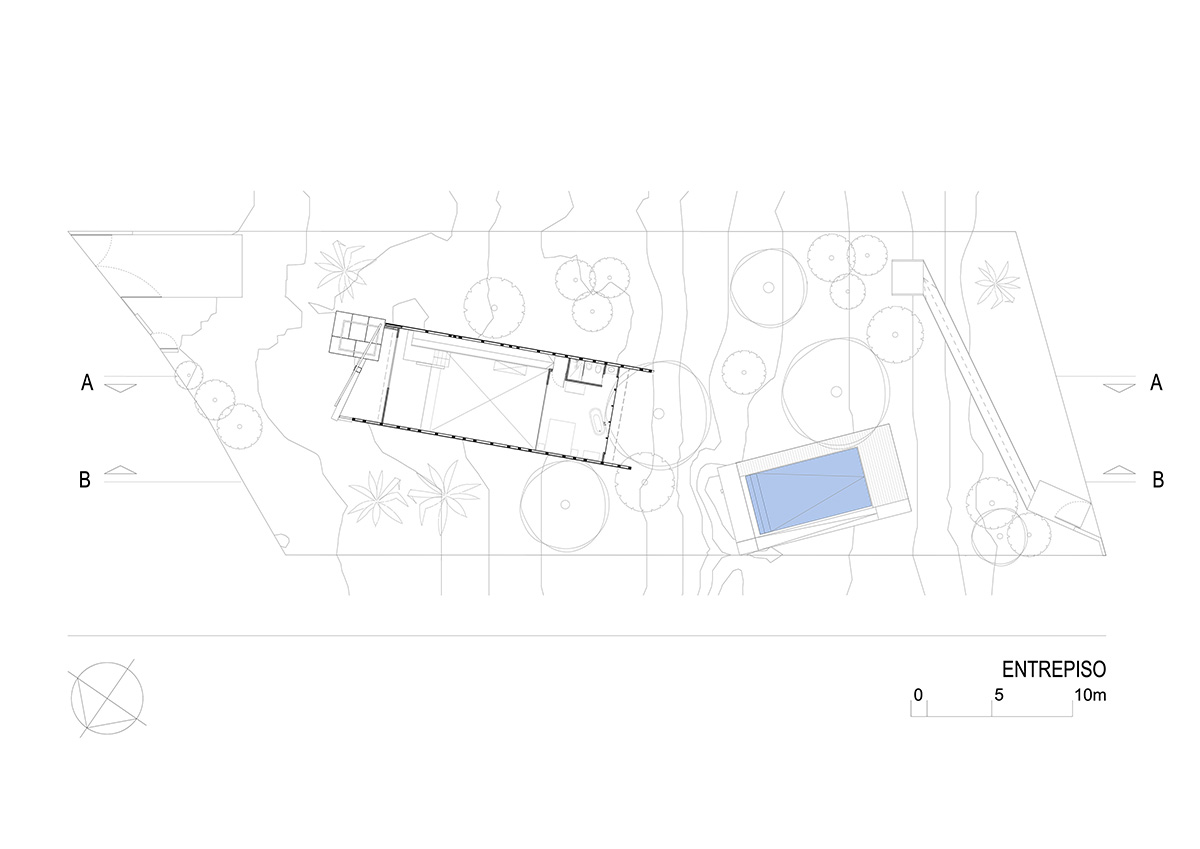 Javier Corval&aacute;n + Laboratorio de Arquitectura designs periscope-like house in Paraguay 