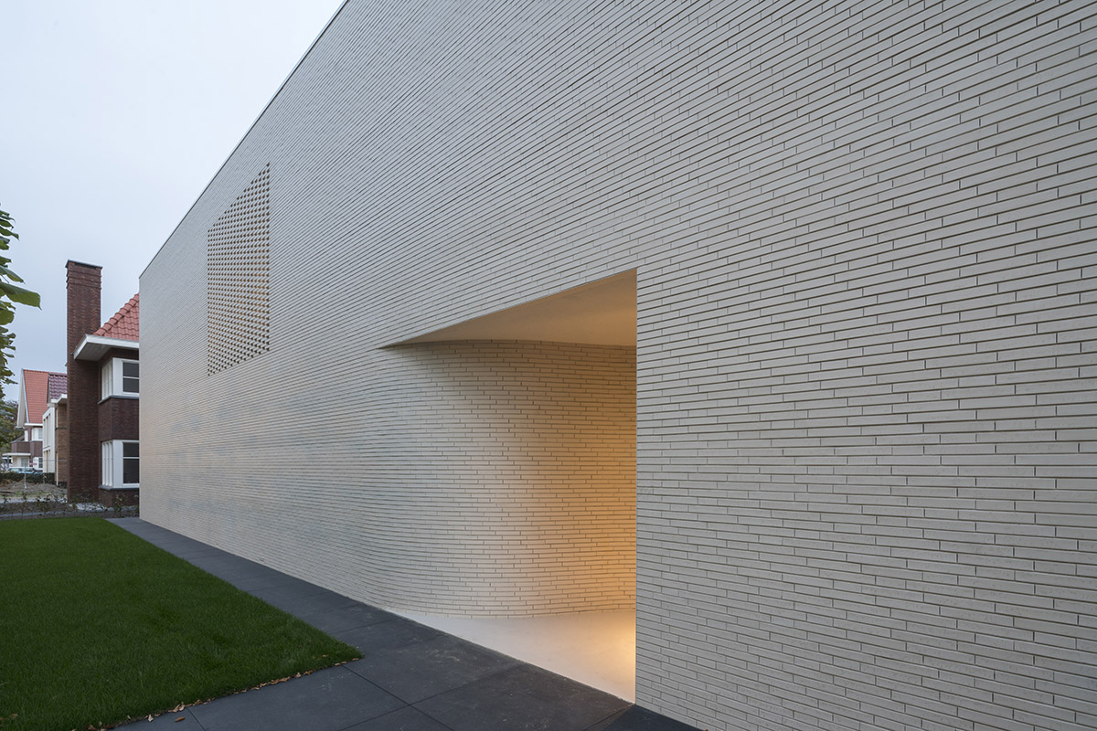 MVRDV completes Casa Kwantes house with fluid glass walls in Rotterdam