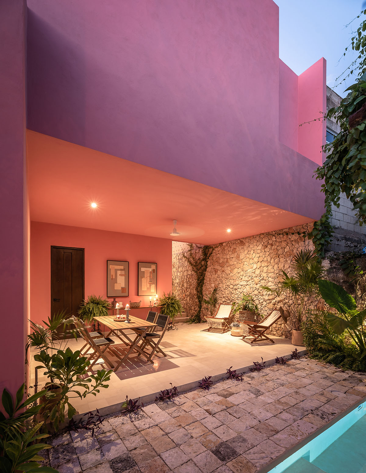 Workshop, Diseño y Construcción combines historic elements with Mexican pink in Casa Maca 